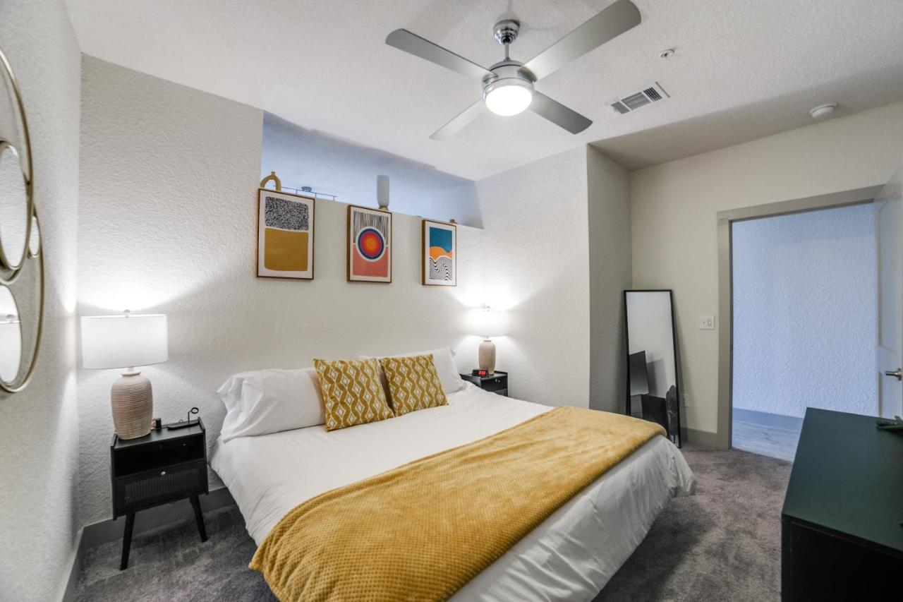 Downtown Apartment With Riverwalk Views Free Parking Pet Friendly Centrally Located On The Riverwalk ซานอันโตนิโอ ภายนอก รูปภาพ