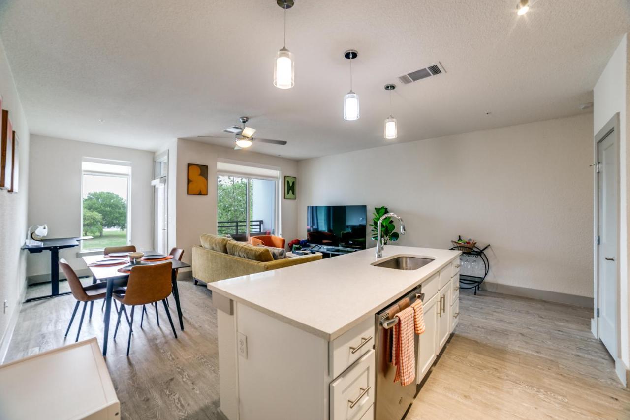 Downtown Apartment With Riverwalk Views Free Parking Pet Friendly Centrally Located On The Riverwalk ซานอันโตนิโอ ภายนอก รูปภาพ