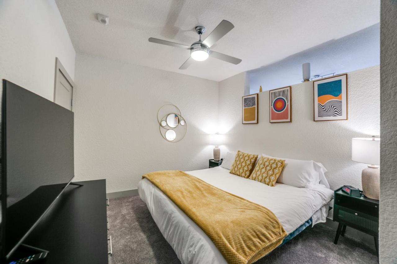 Downtown Apartment With Riverwalk Views Free Parking Pet Friendly Centrally Located On The Riverwalk ซานอันโตนิโอ ภายนอก รูปภาพ