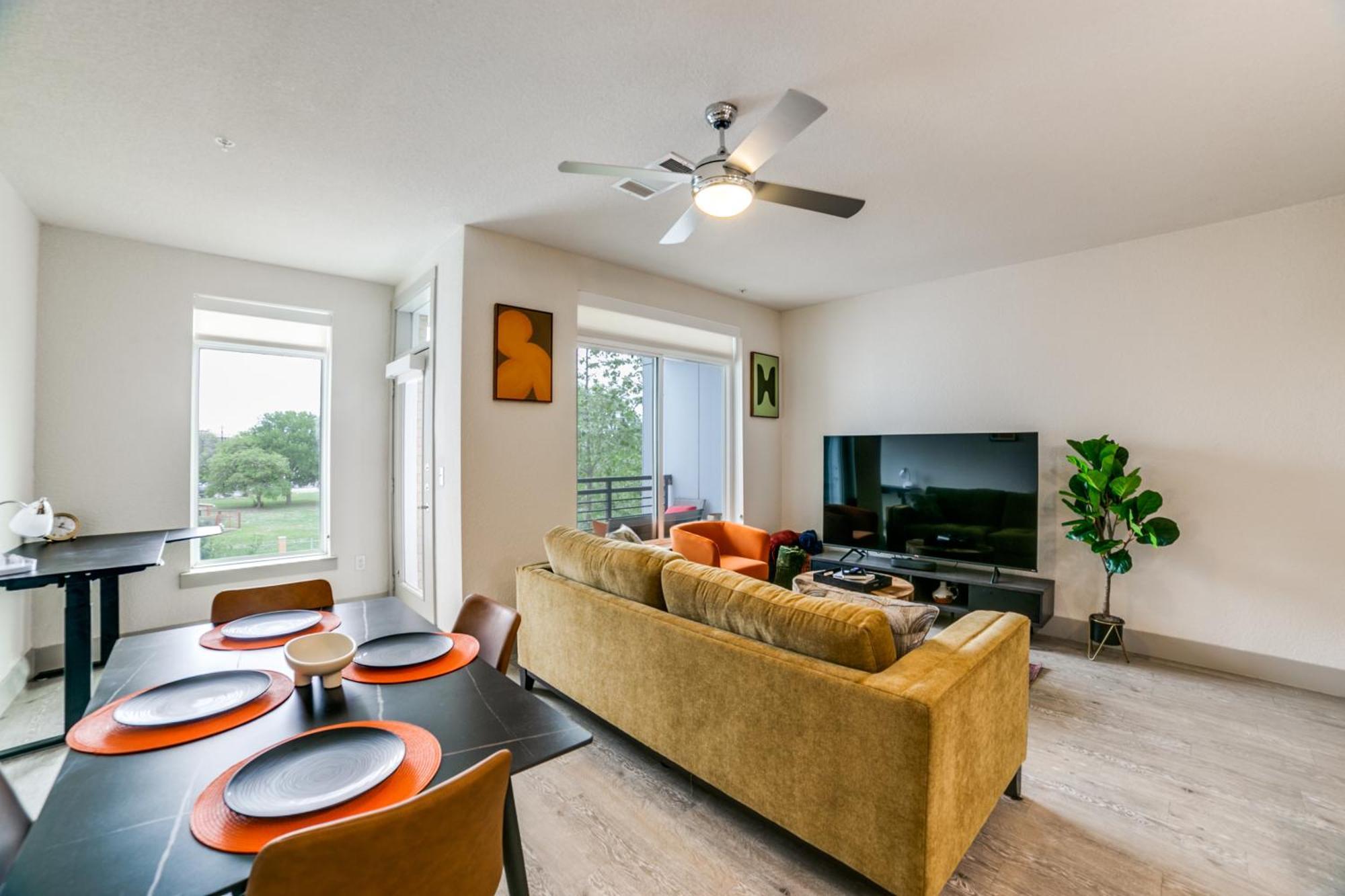 Downtown Apartment With Riverwalk Views Free Parking Pet Friendly Centrally Located On The Riverwalk ซานอันโตนิโอ ภายนอก รูปภาพ