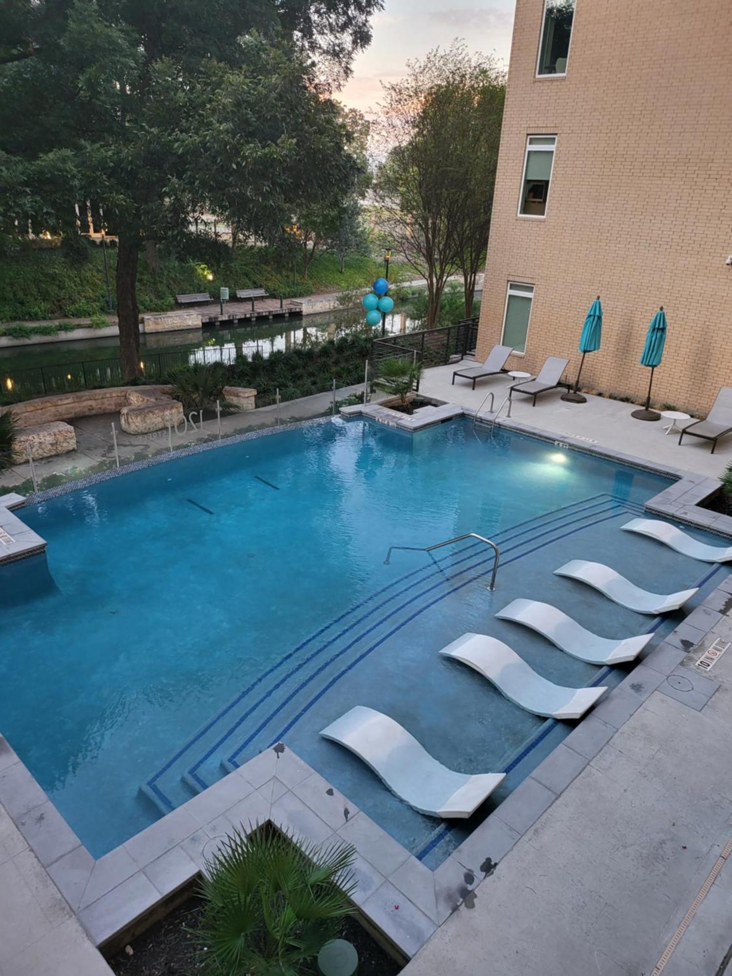 Downtown Apartment With Riverwalk Views Free Parking Pet Friendly Centrally Located On The Riverwalk ซานอันโตนิโอ ภายนอก รูปภาพ